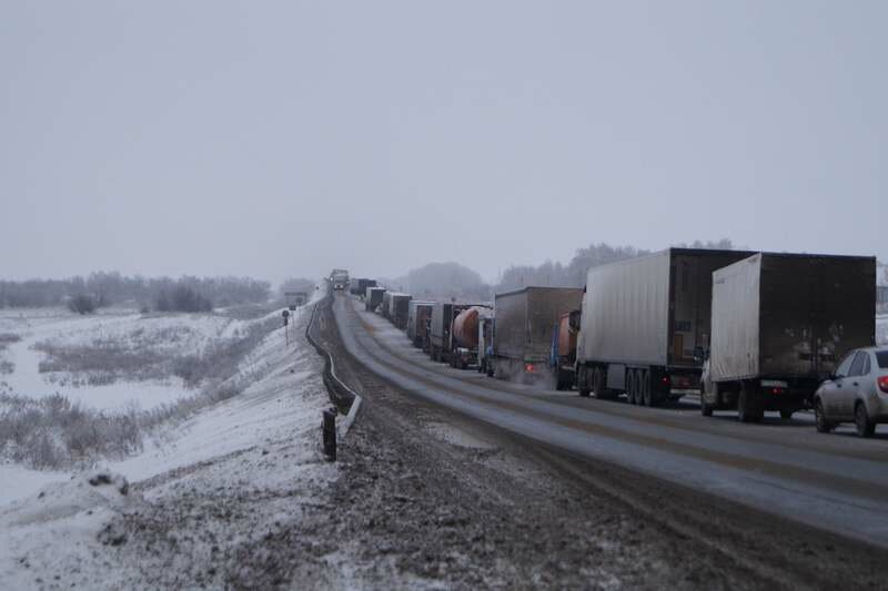 Трасса м5 пробки. Пробка на трассе м5 Урал. Пробки на трассе м5 Самара Сызрань. Саринское плато трасса м5. Трасса м-5 Урал пробка.