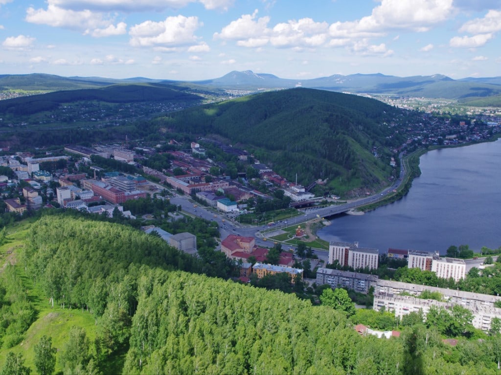 Златоуст. Гора Косотур в Златоусте. Город Златоуст на Урале. Златоуст Челябинская область Косотур. Златоуст центр города.