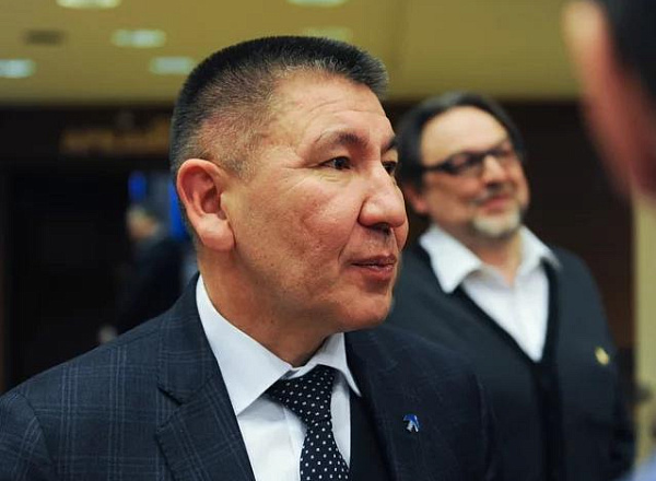 Там вверх. Чаще смотрите вверх там звезды. Вверх цитаты. Чаще смотрите вверх там ангелы. Там вверх.