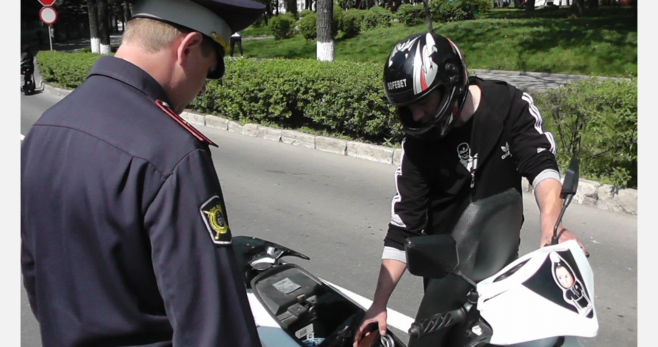 Без шлема и прав: мотоциклисты в Златоуст продолжают нарушать правила