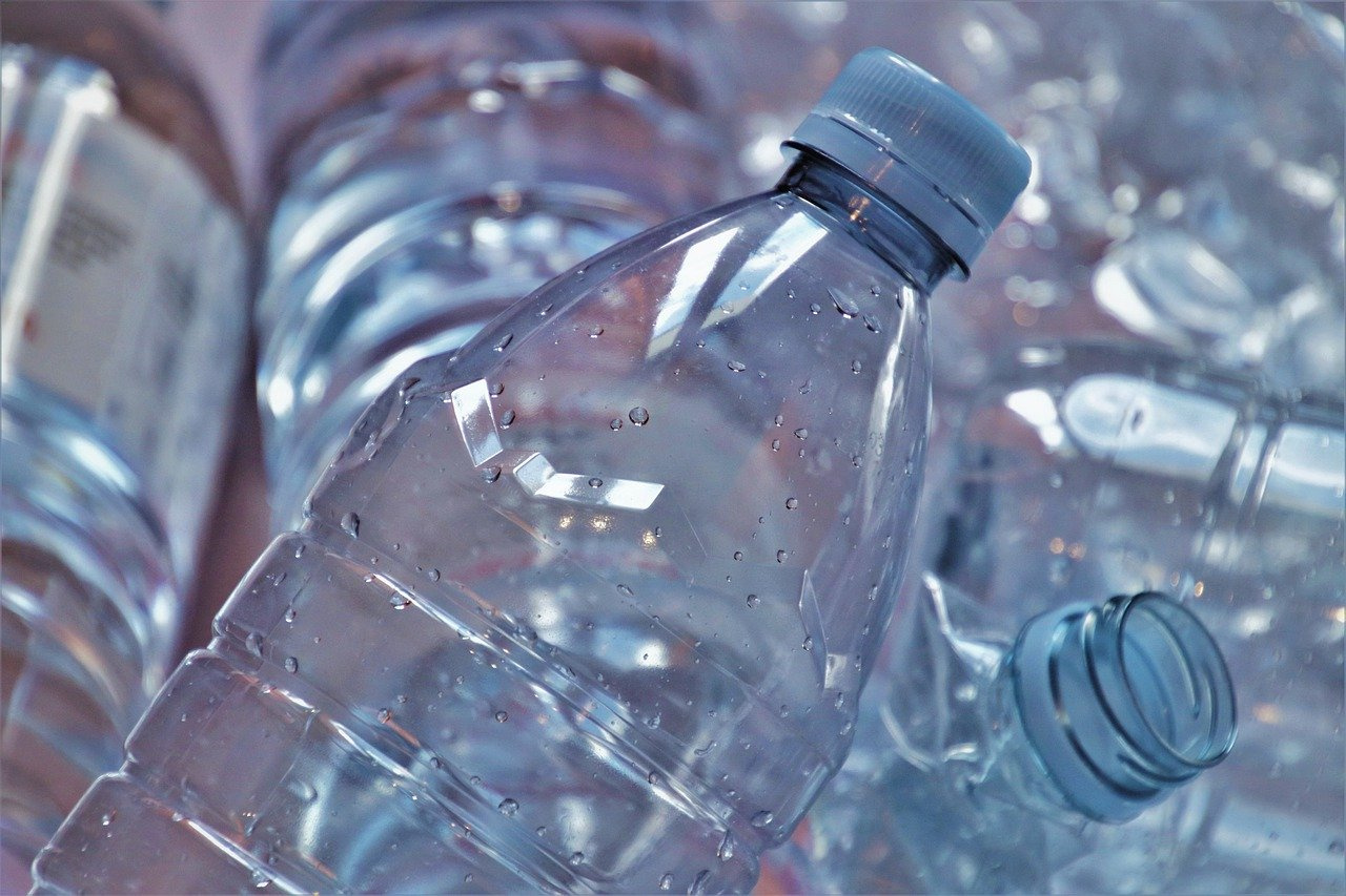 Минус пластик: в России не будут использовать упаковку, которая не перерабатывается