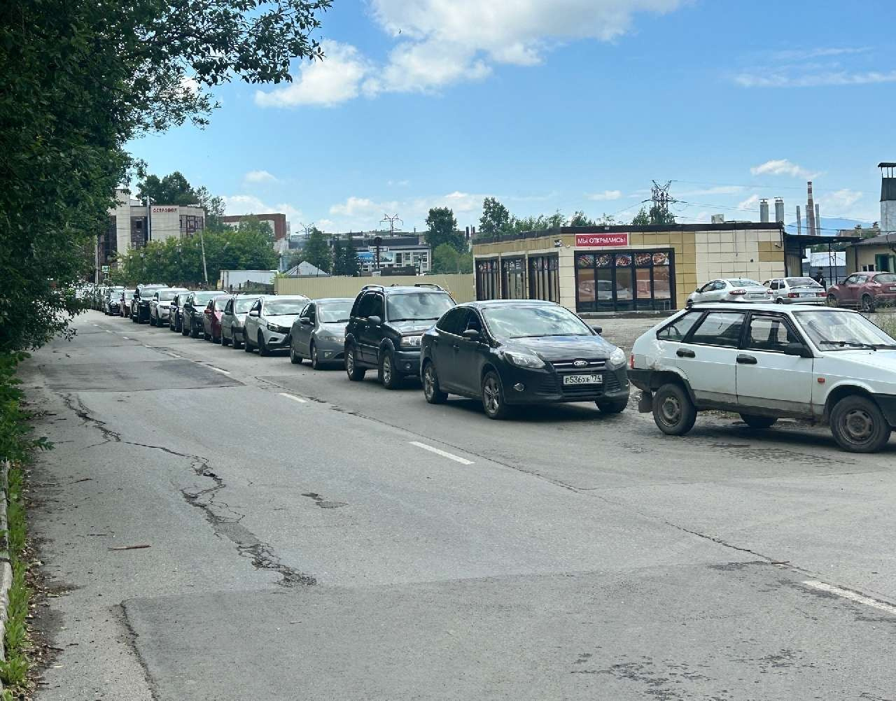 Губернатор поручил увеличить количество бензовозов