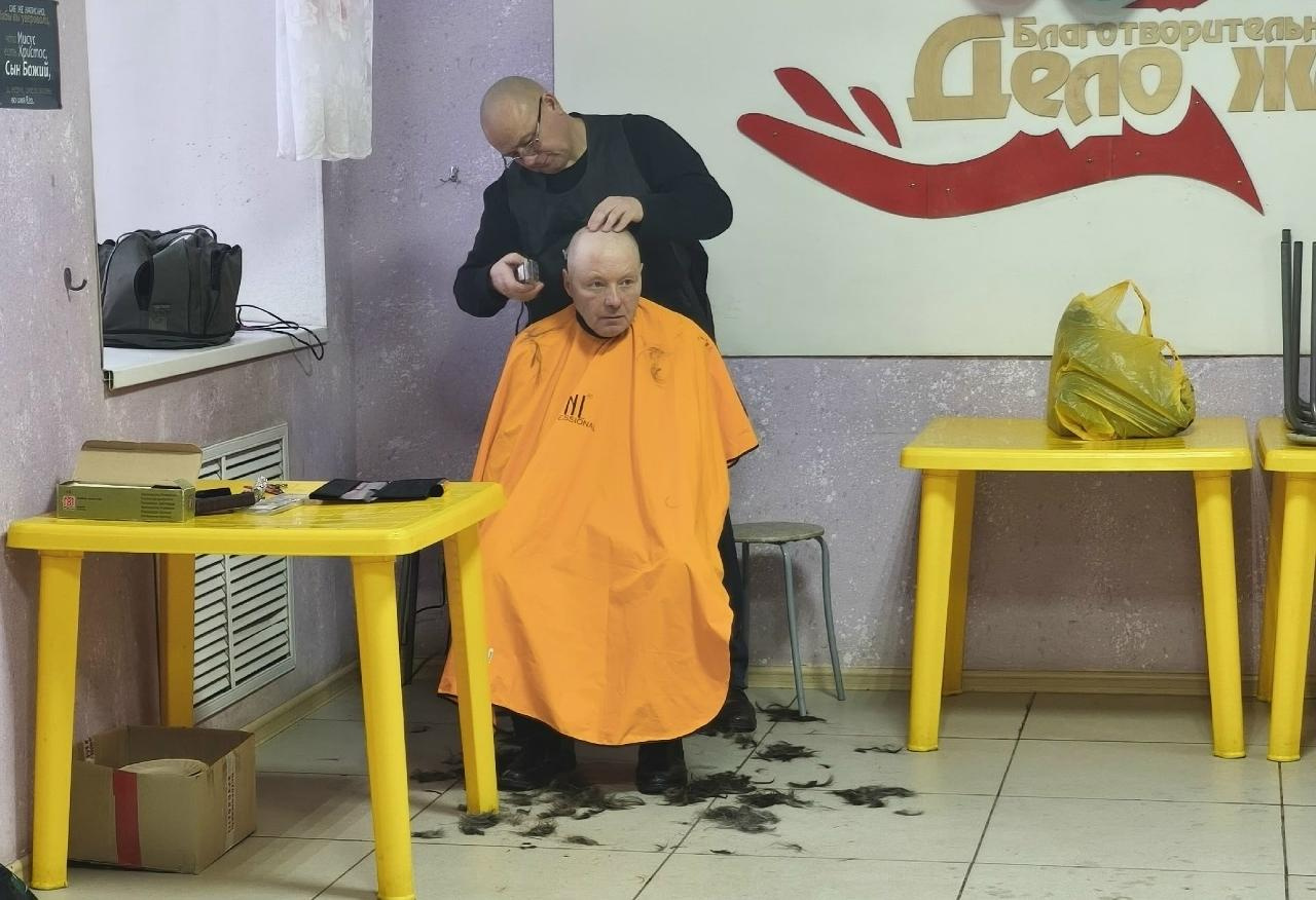 Братское сердце: в Златоусте появился парикмахер-волонтёр