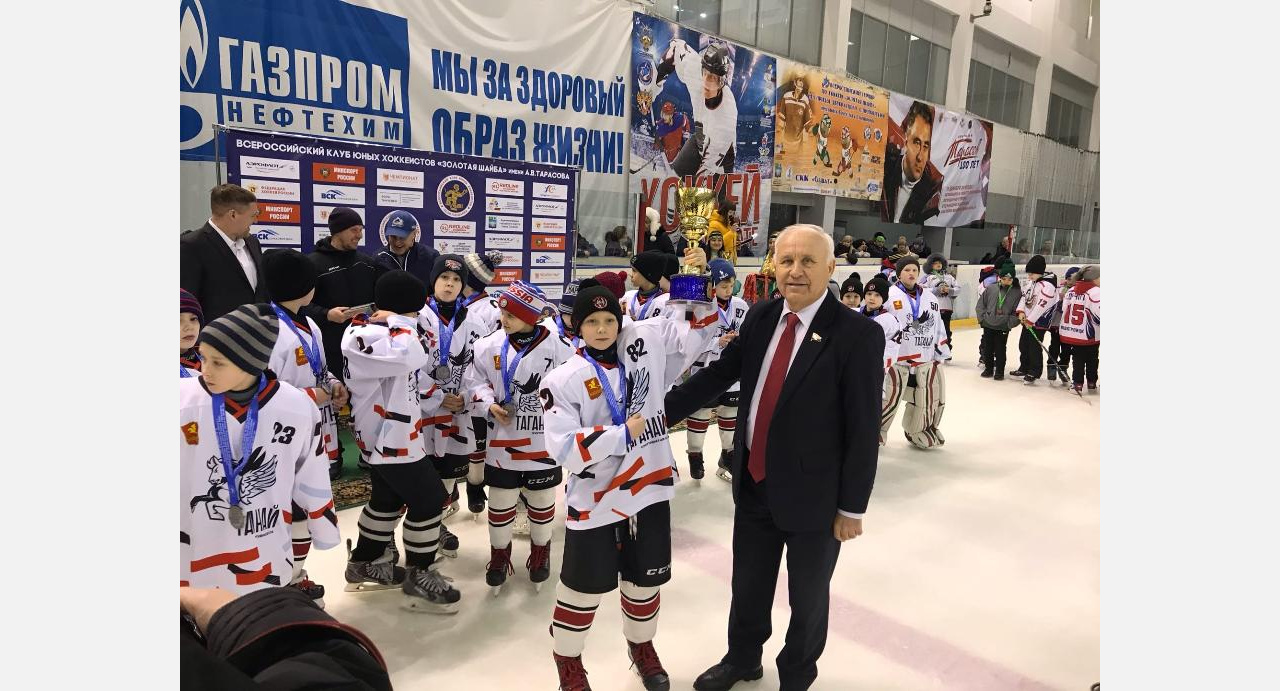 Златоустовские хоккеисты стали вице-чемпионами «Золотой шайбы»