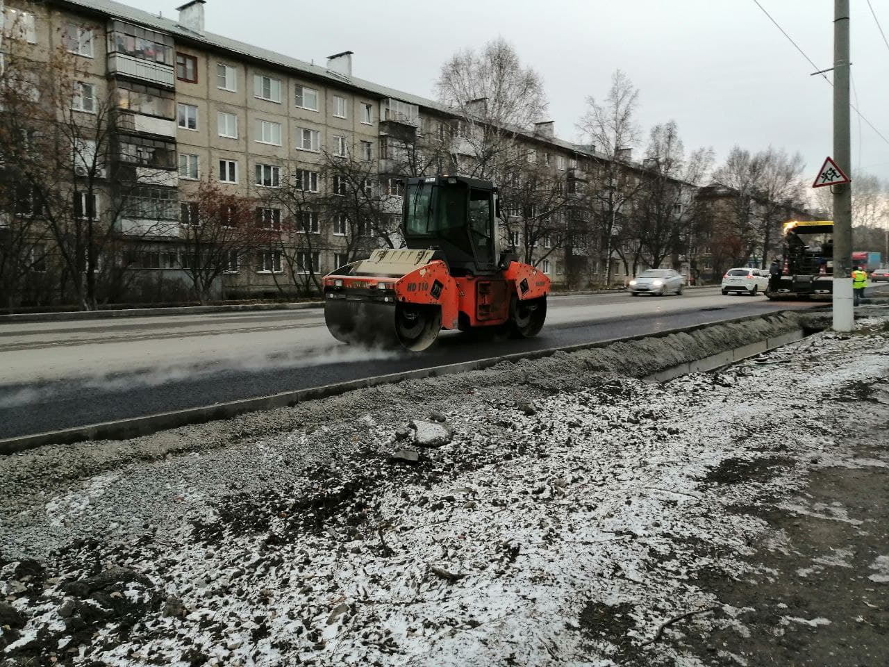 Вне техзадания: в Златоусте кладут асфальт. На улице минус