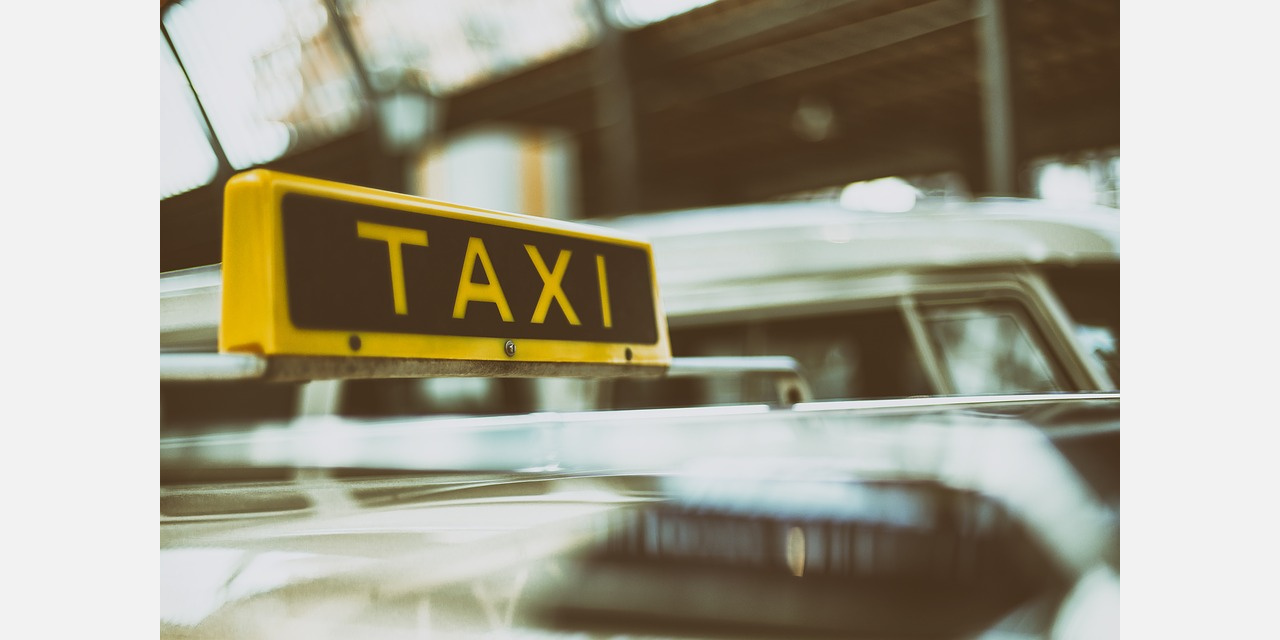 «Прокатил»: житель Златоуста обокрал таксиста
