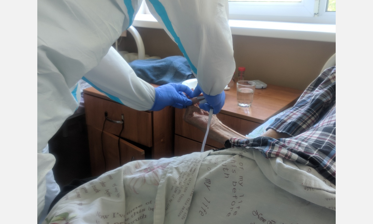 19 трупов за сутки: в ковидном госпитале Златоуста — одна очень богатая медсестра на 70 пациентов
