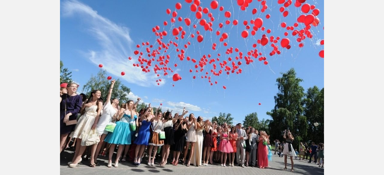 Златоустовским школьникам разрешили выпускные