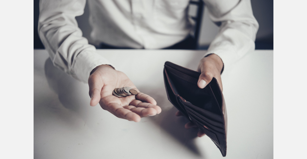 Останься дома: жители Златоуста жалуются на задержку зарплаты