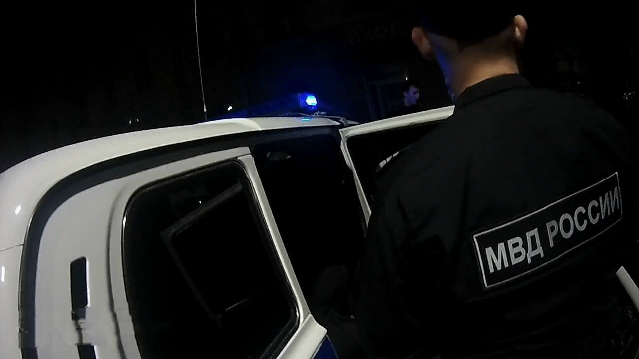 Полицейские в Златоусте двух задержали парней: они взломали магазин