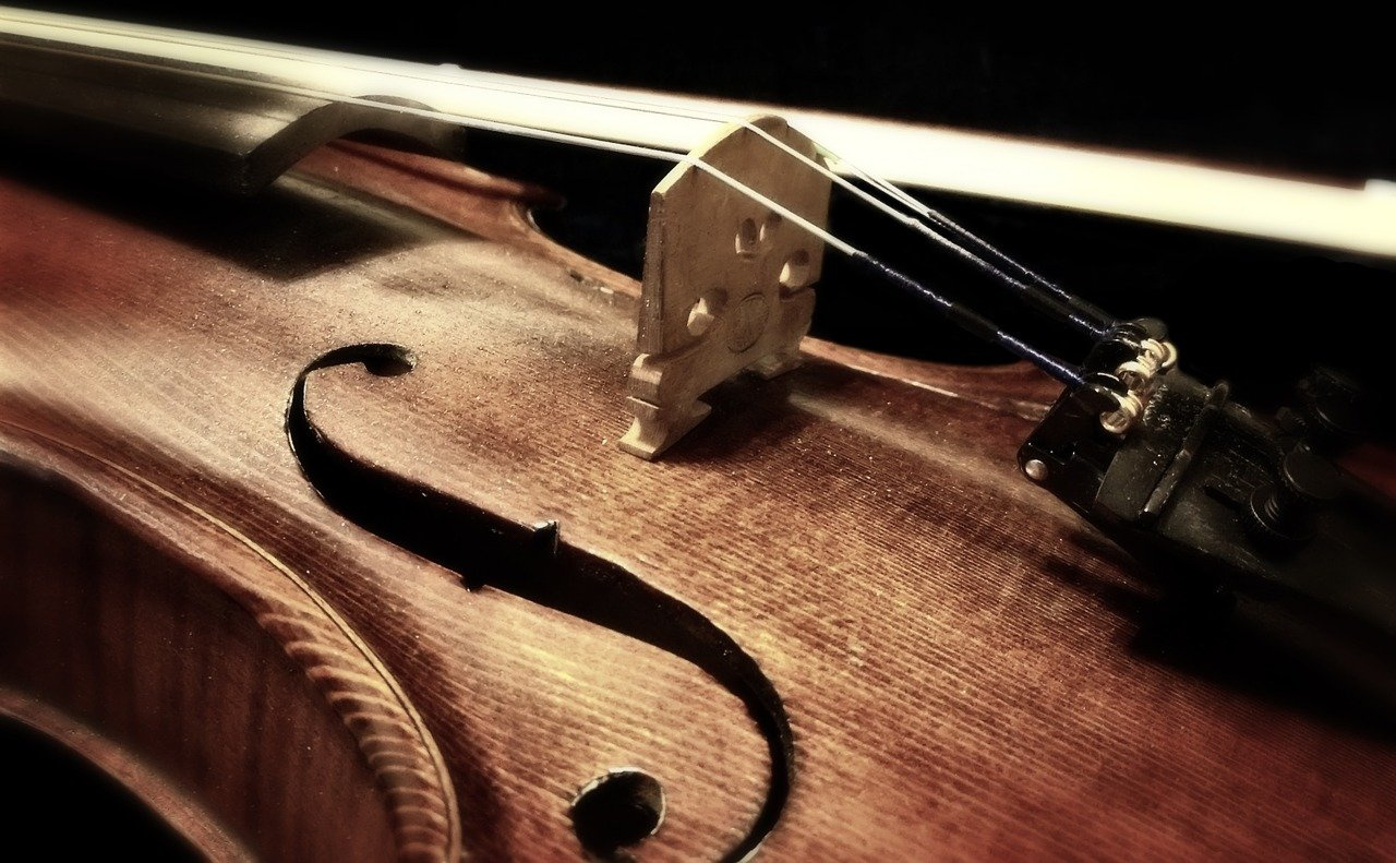 Скрипки и фортепиано: в златоустовской школе искусств появятся новые инструменты