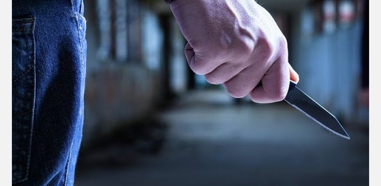Жизнь или кошелек: жителям Златоуста разъяснили, как дать отпор уличному грабителю