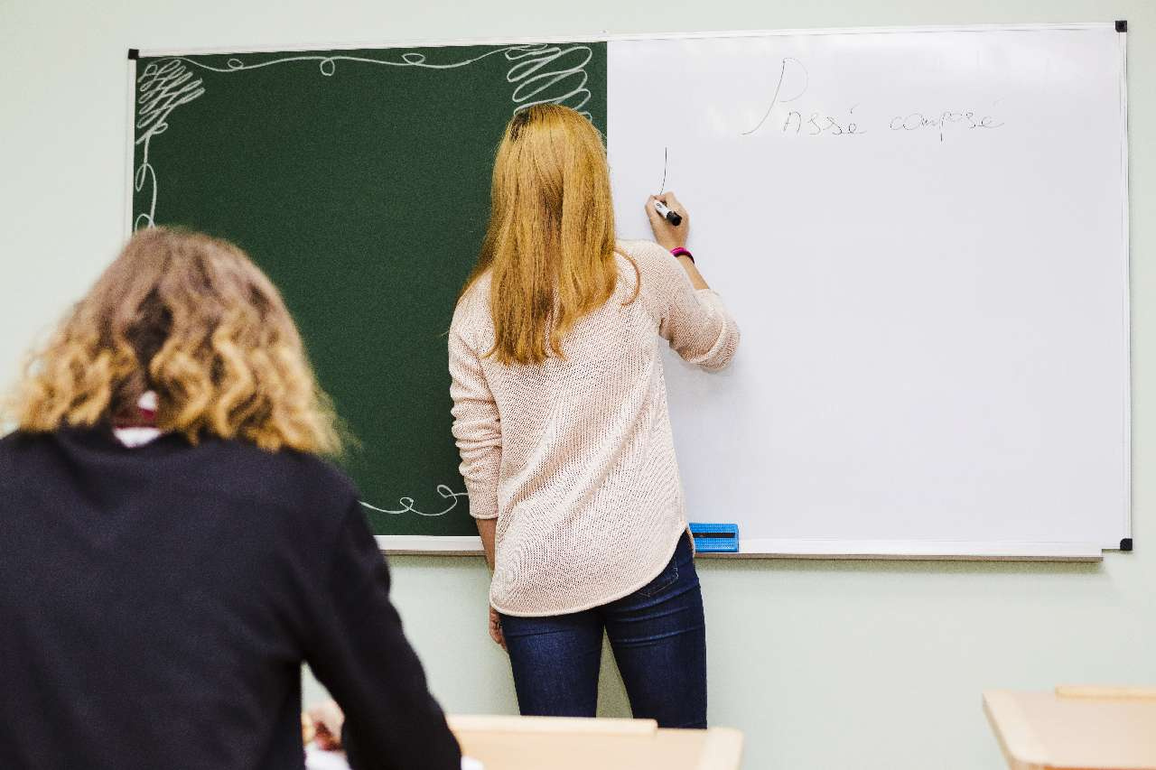 «Пойду суши катать»: преподаватели колледжей Златоуста жалуются на унижение зарплатой