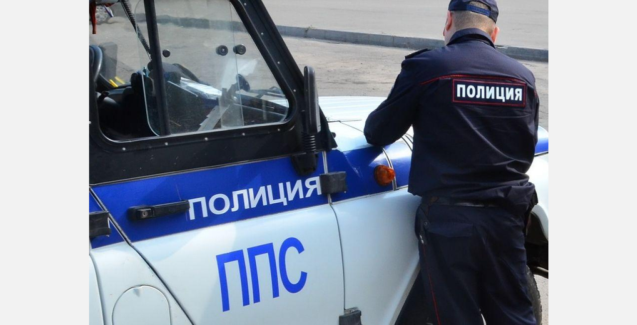 «Хотел скрыться: в Златоусте на полицейских с кулаками напал «писающий мальчик»