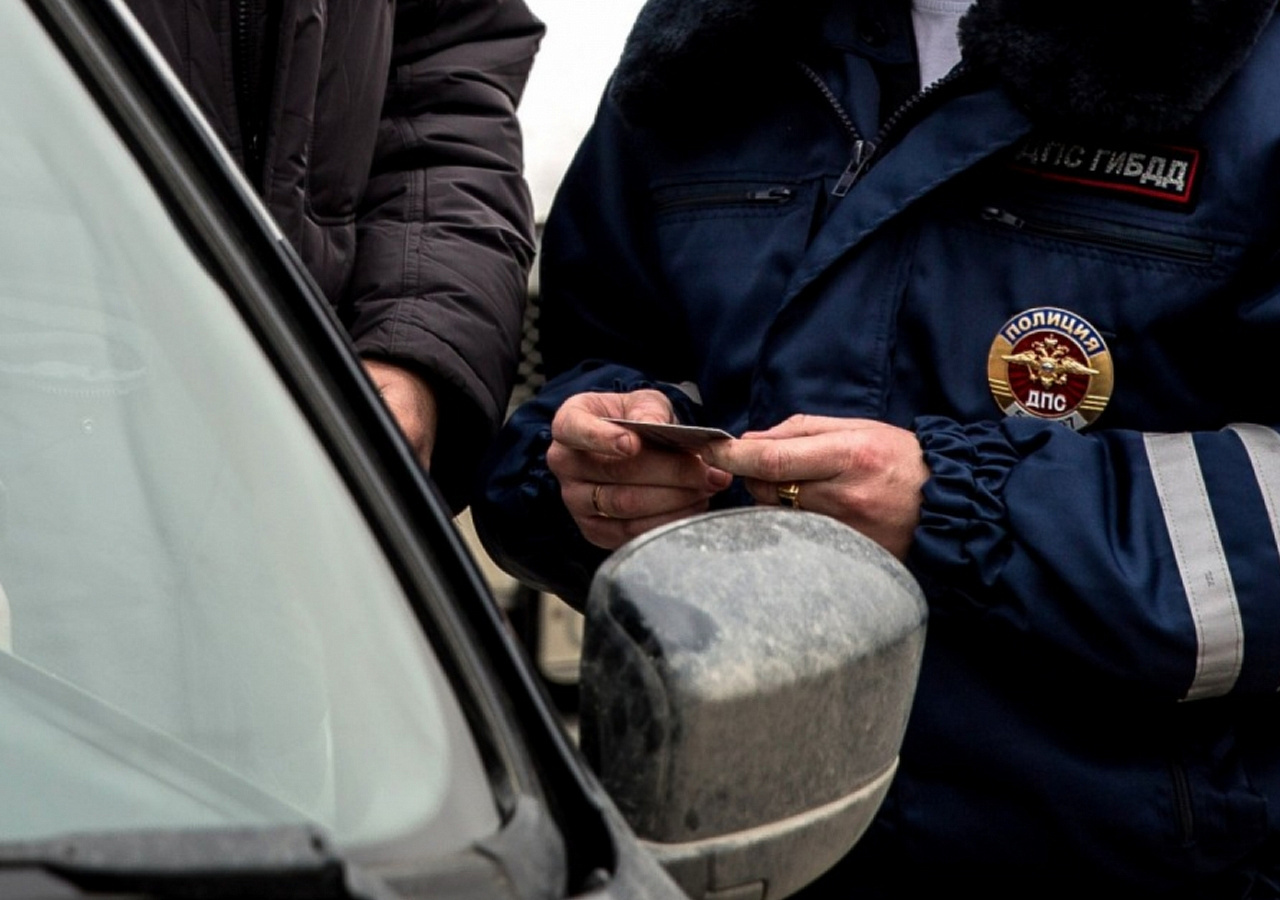 «Возьмите и отпустите!»: в Златоусте за дачу взятки автоинспектору пошёл под суд лихач-москвич