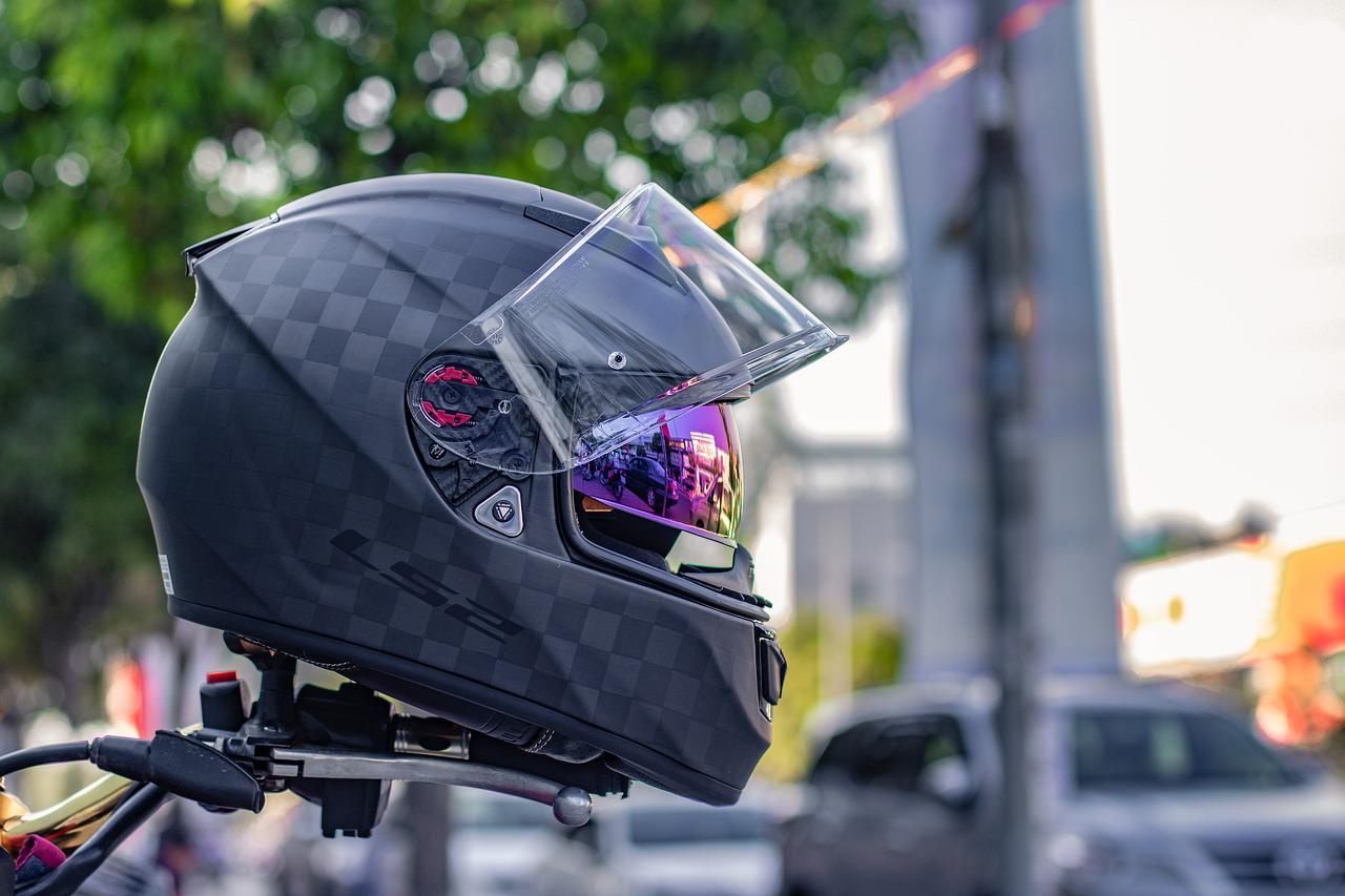 Наденьте шлем: в Златоусте мотоциклистам напомнят о безопасности