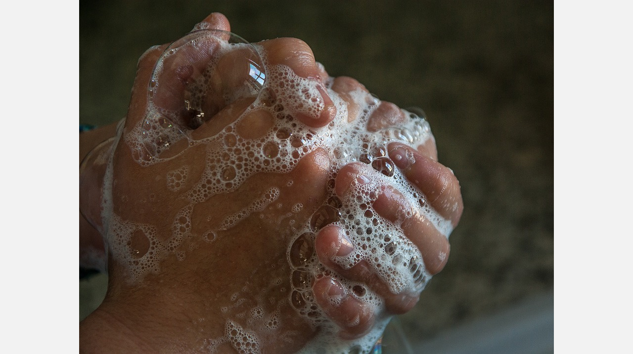 Мойте руки: жителей Златоуста предостерегают от кишечных вирусов