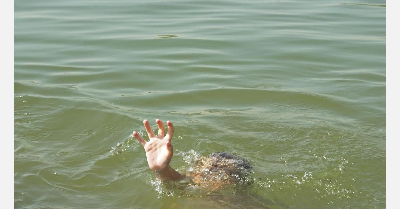 До беды — секунды: в пруду под Златоустом утонул малыш