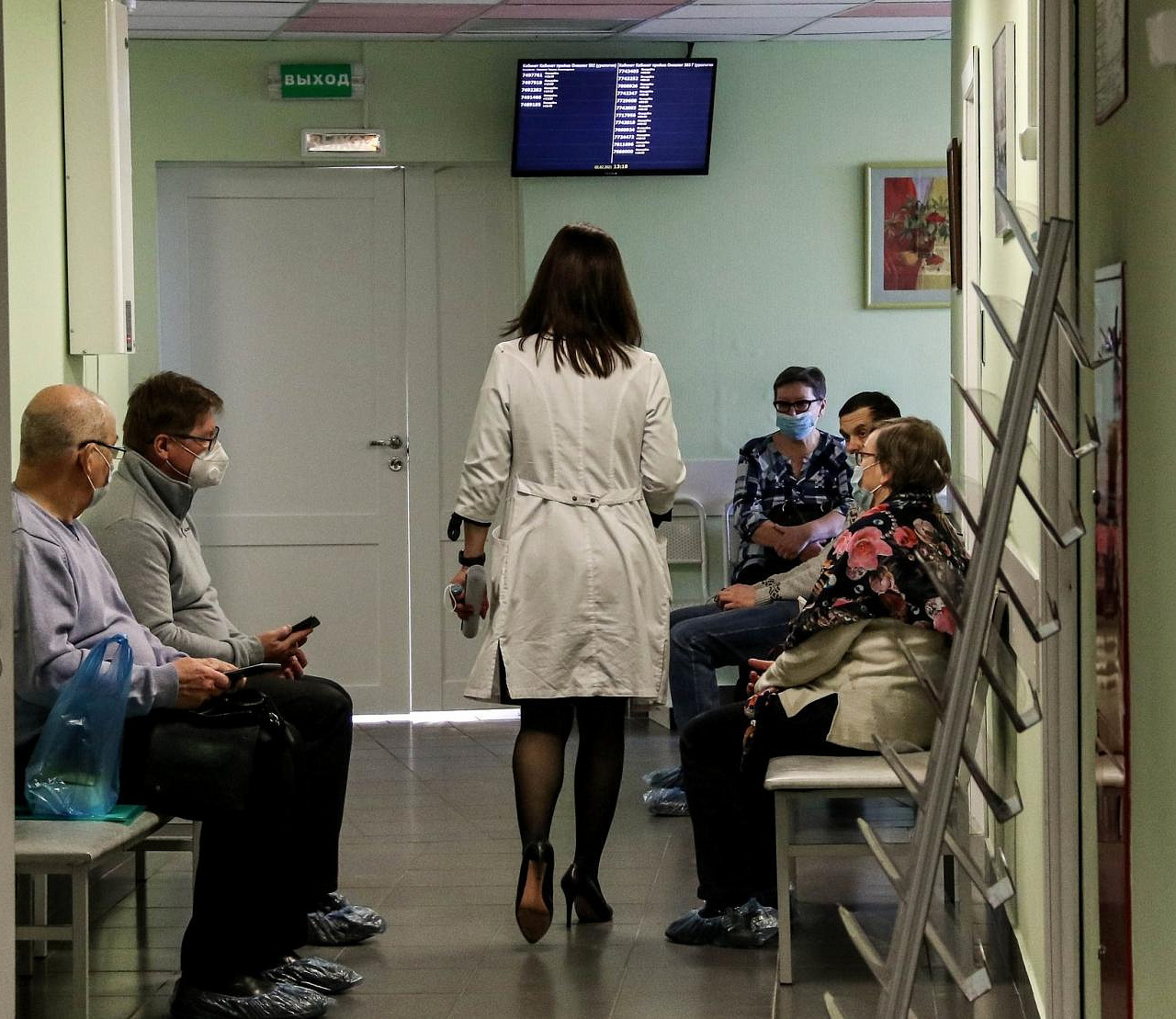 Не болейте: как поликлиники Златоуста работают в праздники