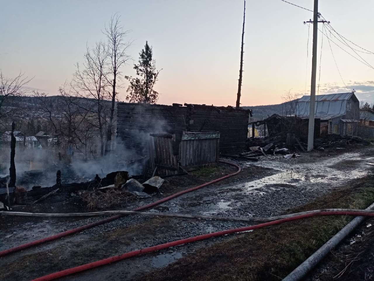 В Златоусте сгорело несколько дач