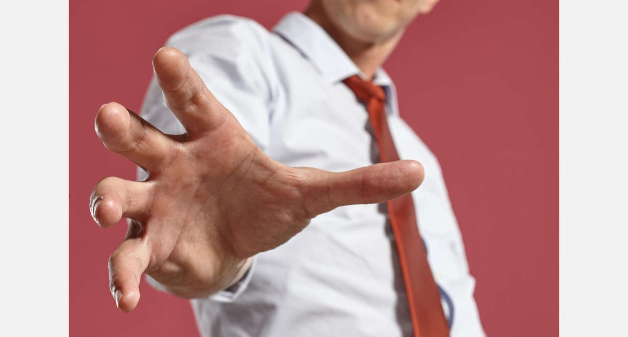 «Изъять всё»: жители Златоуста – о коррупционерах-пиявках