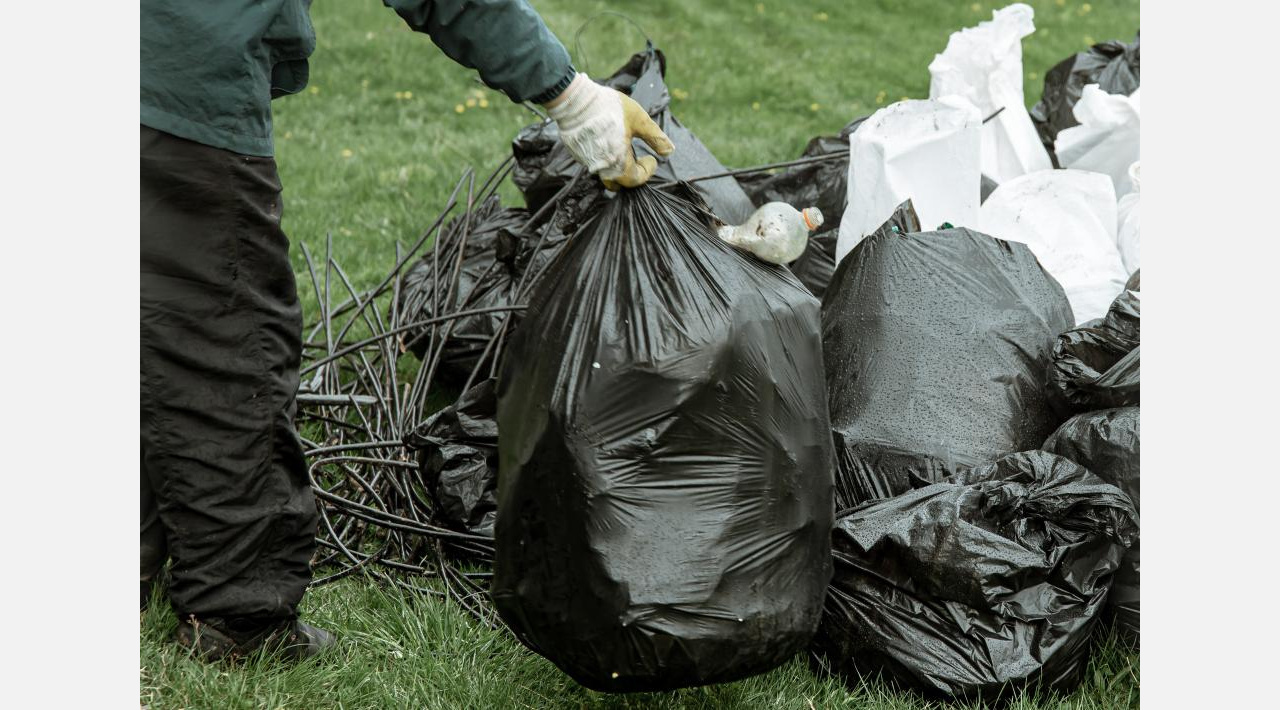 Вывоз по порядку: жителям Златоуста рассказали, куда девать мусор после субботников