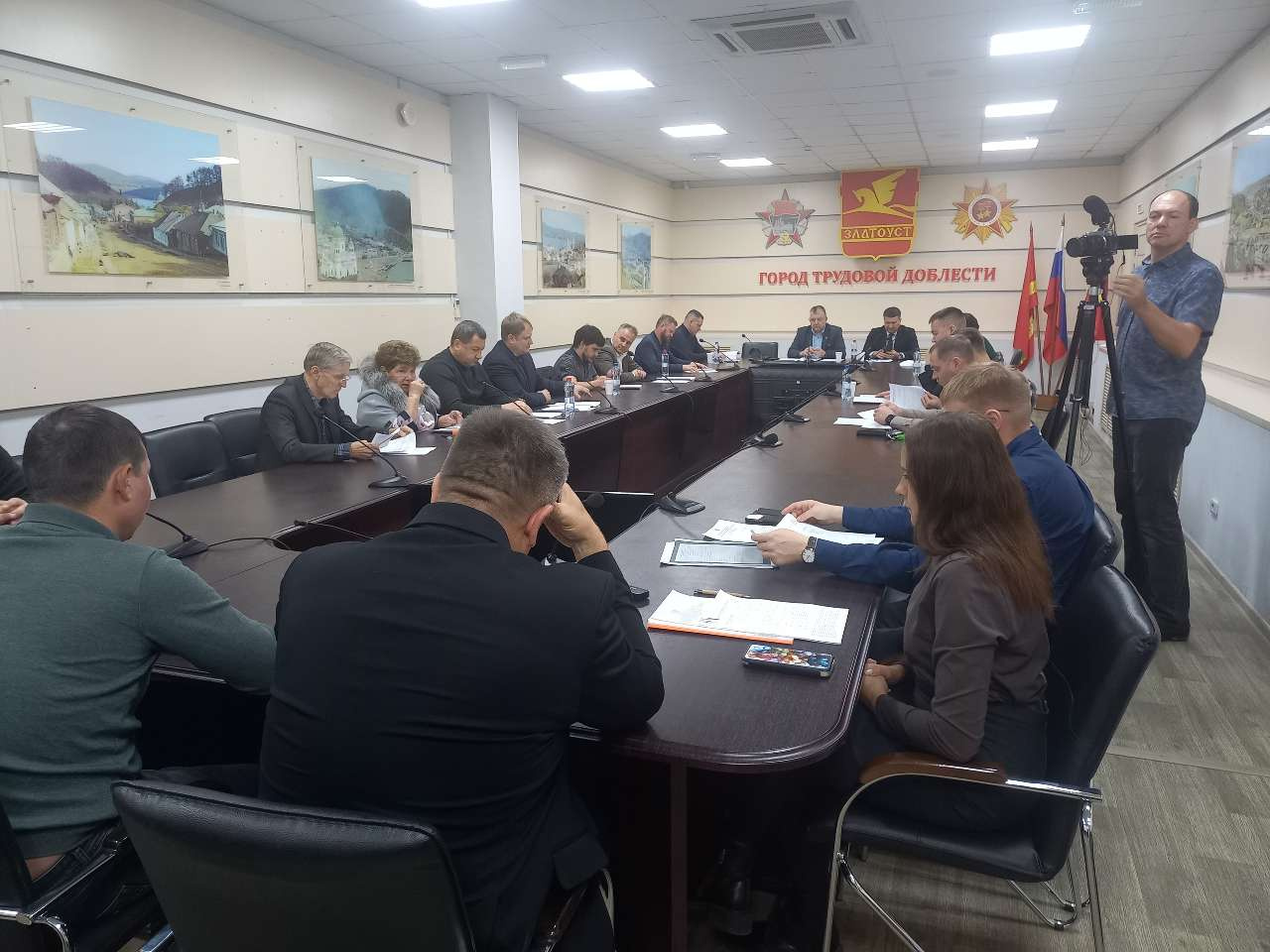 Зиму проживём: депутатам Златоуста рассказали, как в городе будут убирать снег