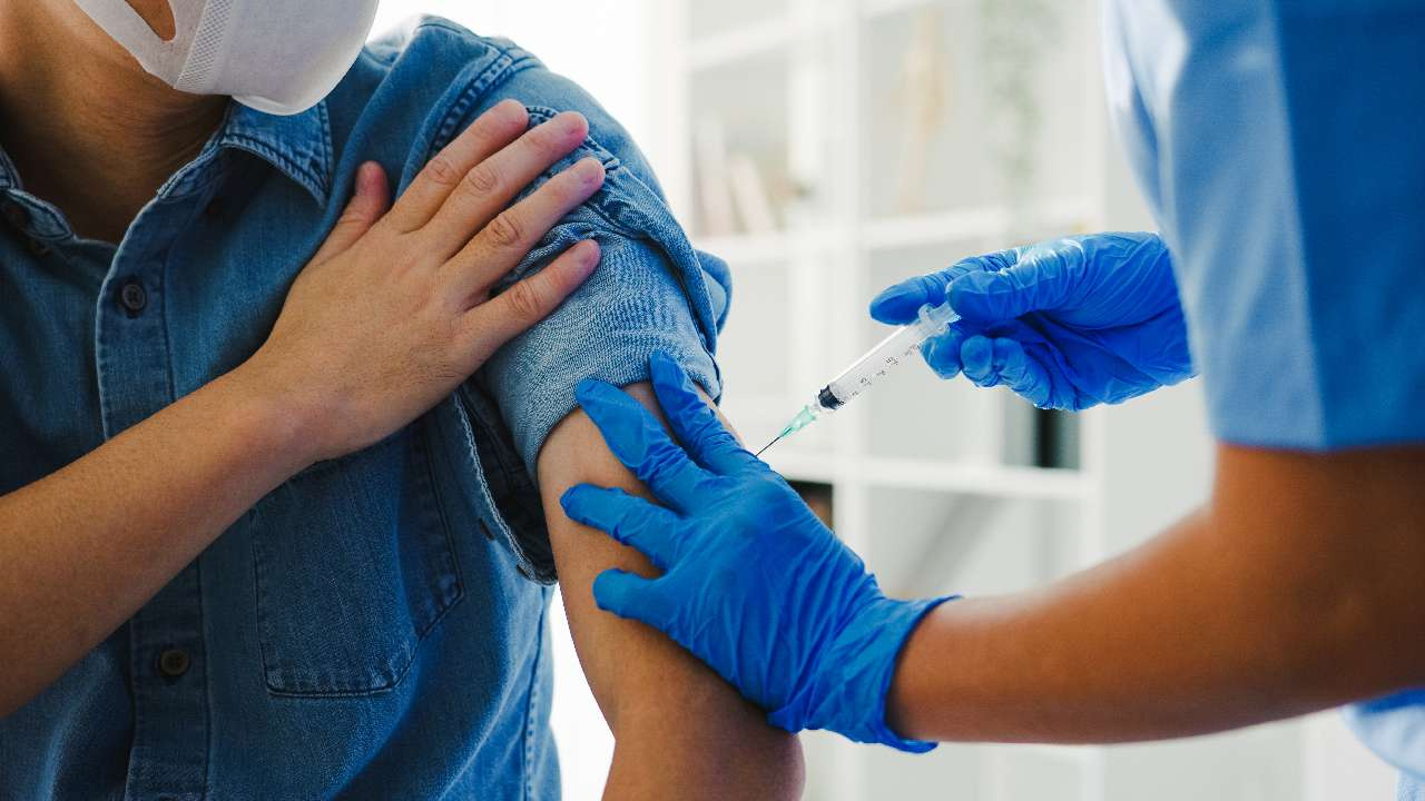 В Челябинскую область привезли вакцину от гриппа