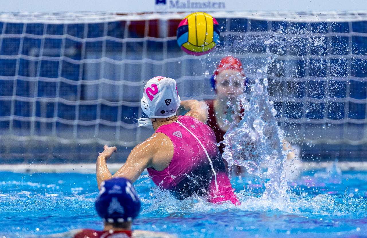 Златоустовские ватерполистки разгромили москвичек