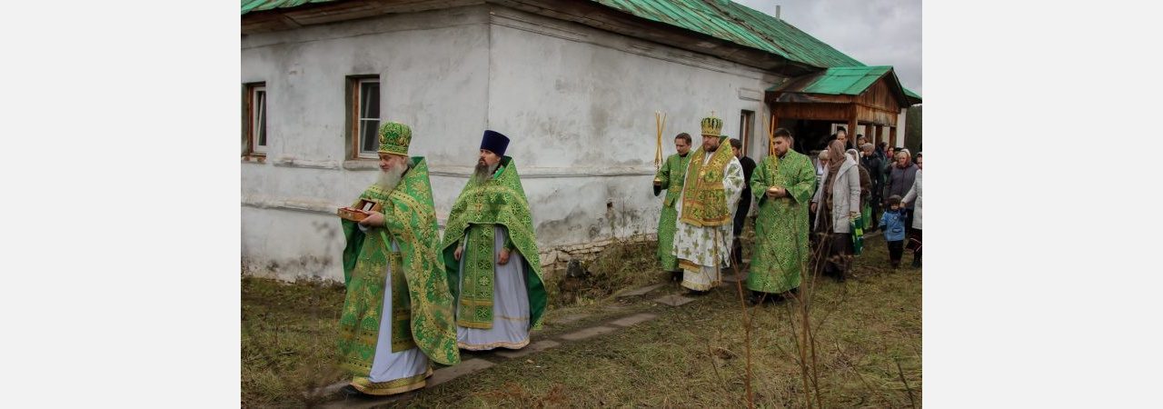 Епископ Златоустовский вернул обители великую святыню