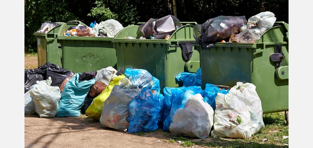 Жители Златоуста возмущены переполненными мусорками