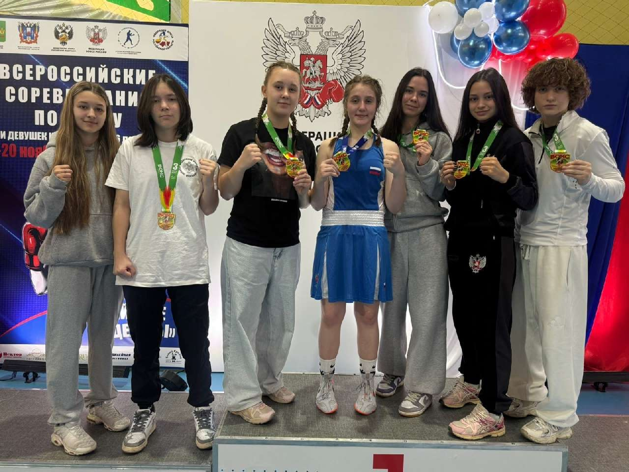 Две бронзы: златоустовские спортсменки привезли медали с турнира по боксу