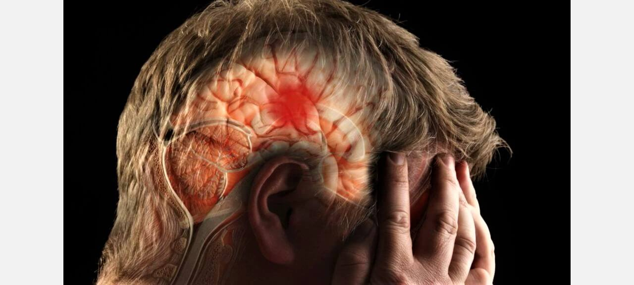 Только вдвоём: жителя Златоуста инсульт настиг в погребе