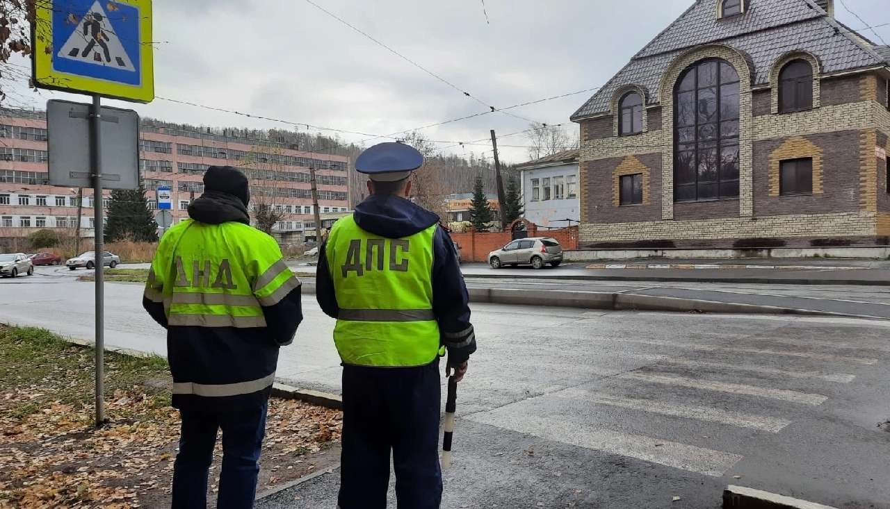 Все хороши: в Златоусте правила движения нарушают и водители, и пешеходы