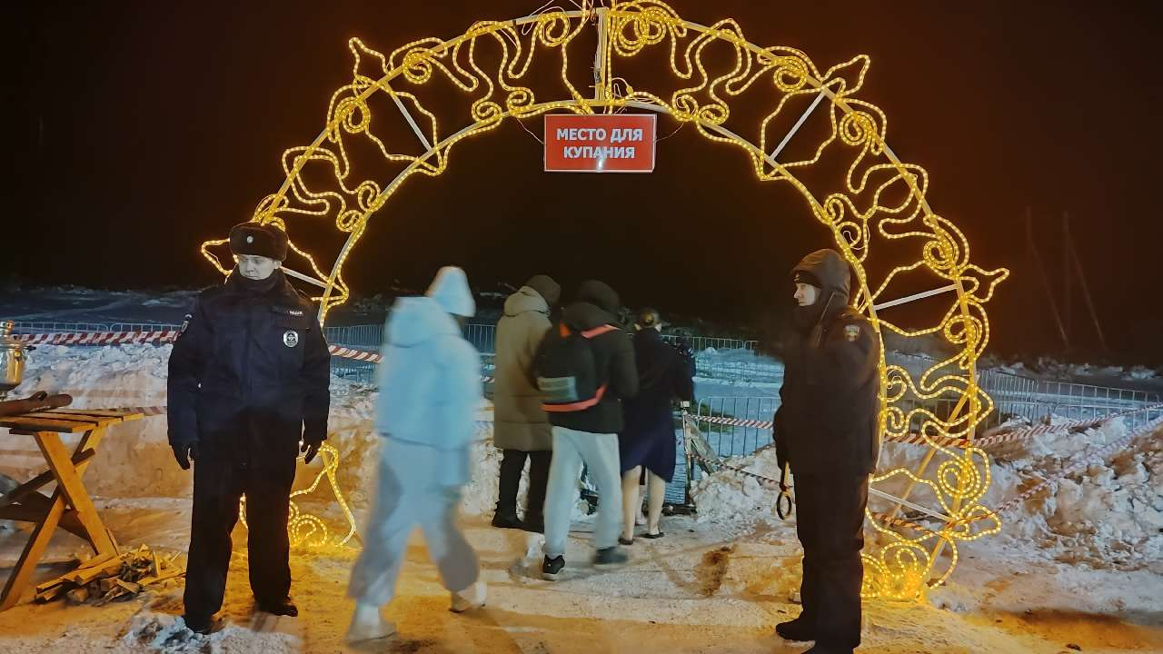 Полиция в Златоусте взяла под охрану купели 