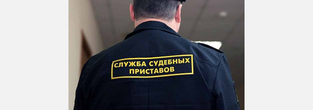 В Златоусте алиментщик выпрыгнул в окно
