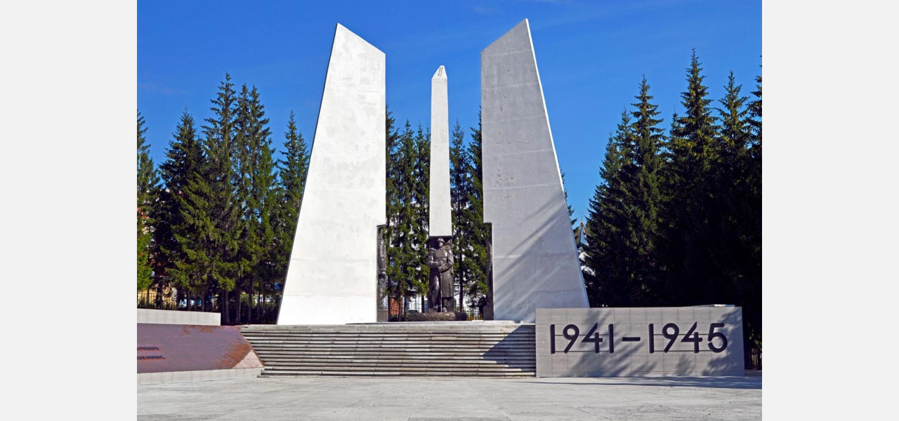 Без стыда и совести: вандалы осквернили Мемориал славы в Златоусте 