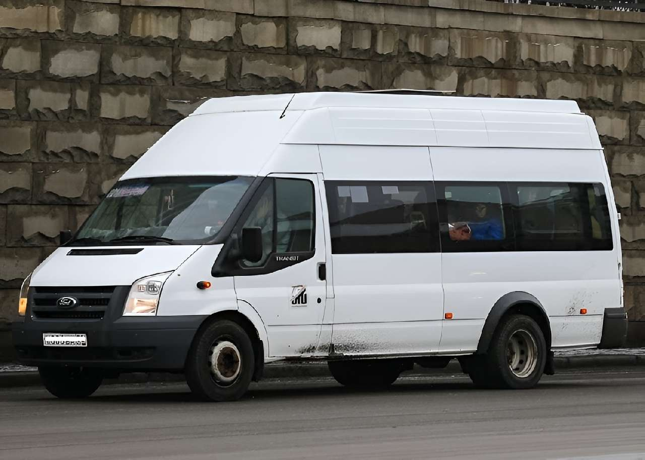 В Златоусте водитель маршрутки садил пассажиров на обочине