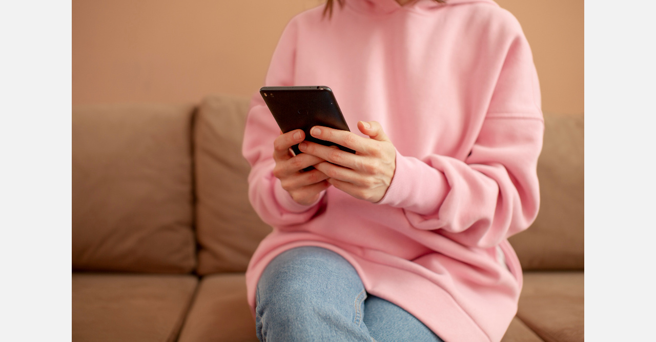 В атмосфере доверия: жителей Златоуста предупреждают о мошенниках в домовых чатах