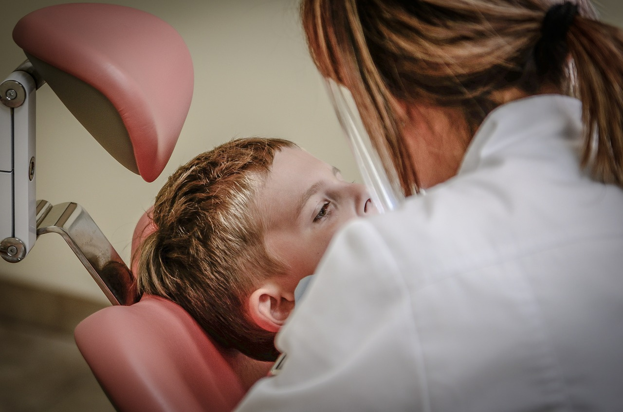 Миссия невыполнима: жительница Златоуста год не может записать ребёнка к стоматологу