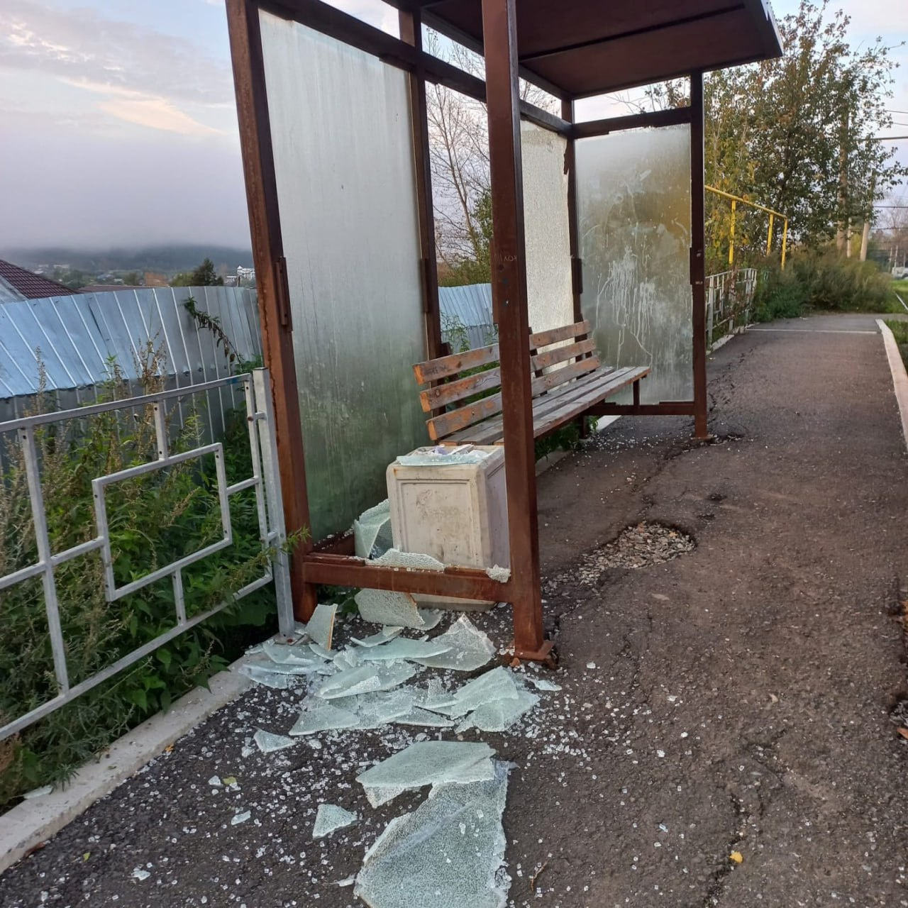 В Златоусте разгромили остановку