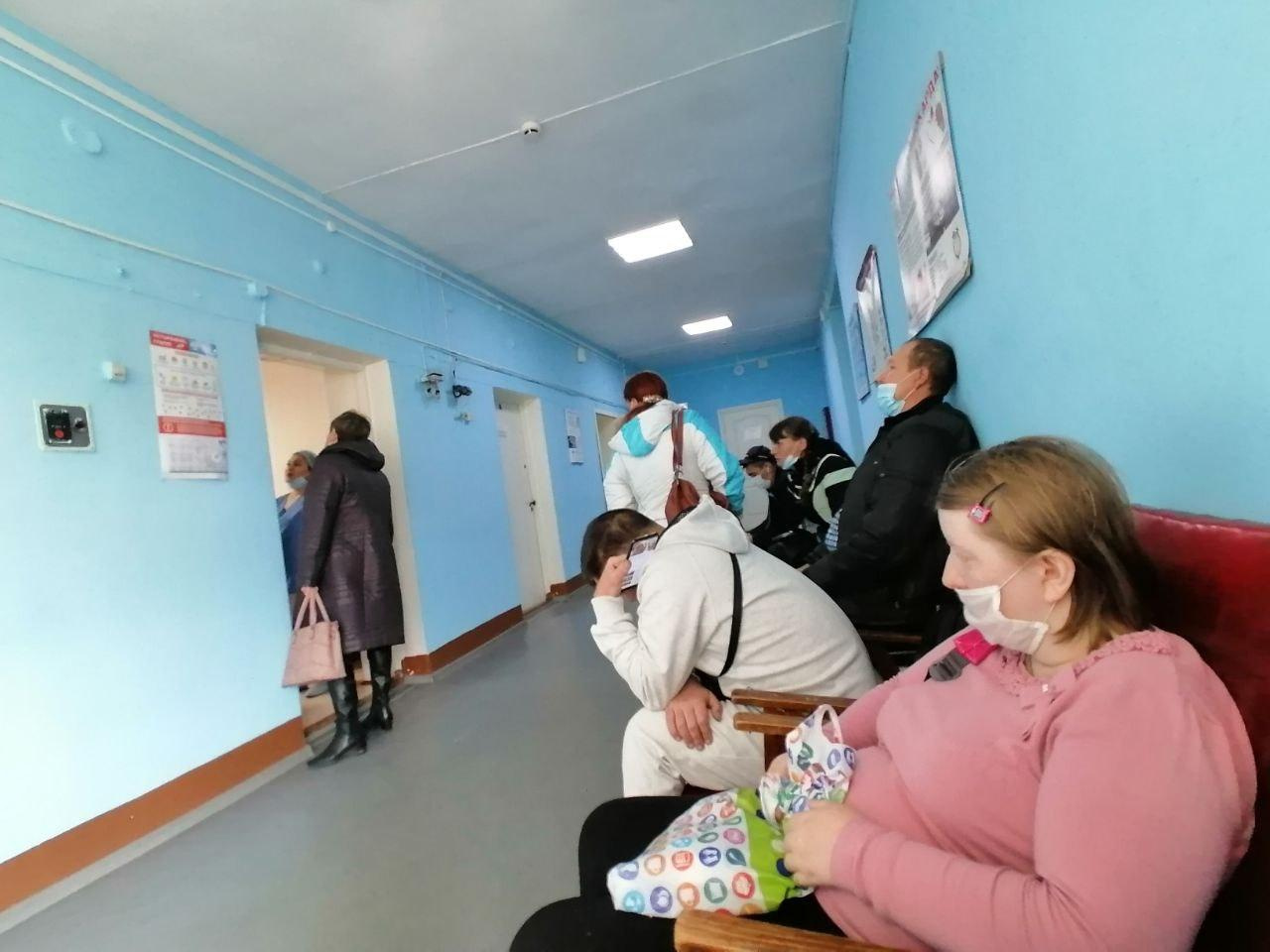 Умереть можно: златоустовцы жалуются на очереди в поликлиниках