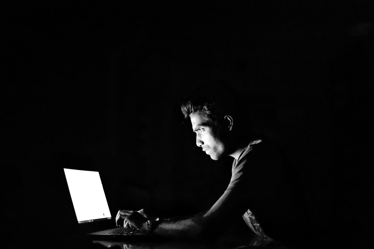 С наркосайтами в Златоусте борются кибердобровольцы