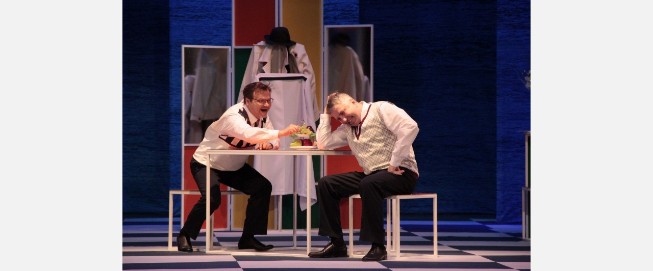 Златоустовский театр поздравил поклонниц сцены с весенним праздником 