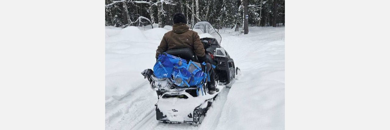Златоустовские спасатели вывезли из леса туриста с сердечным приступом