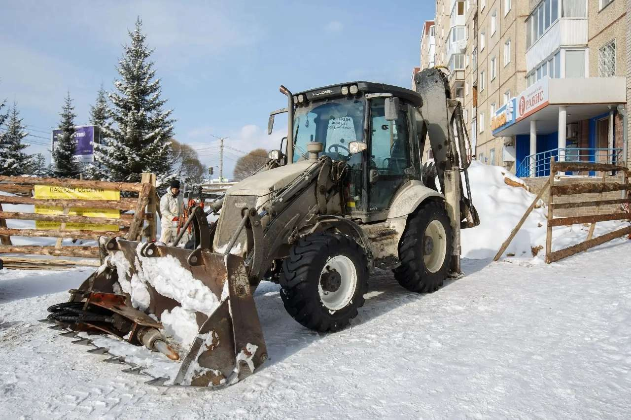 Потерпите: златоустовцам рассказали, когда исчезнут траншеи в их дворе