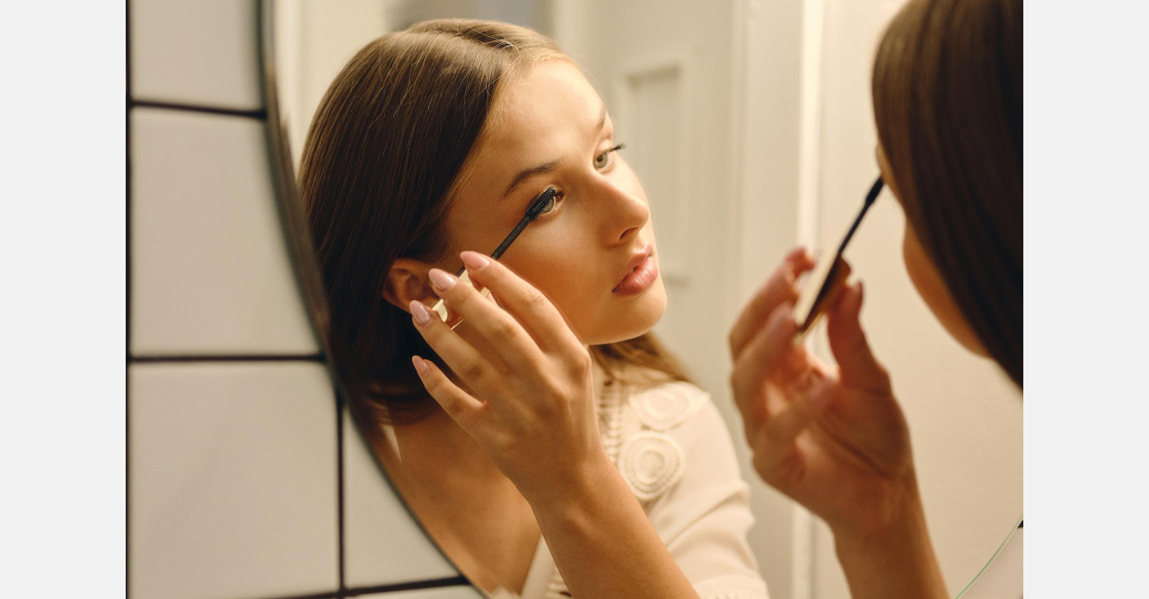 Кожа дороже: почему всё больше жительниц Златоуста не красятся