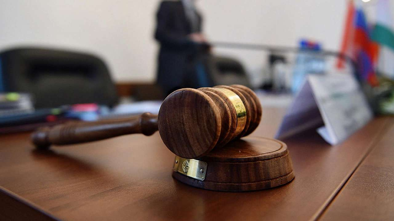 И дверь с петель: пошёл под суд житель Златоуста, устроивший дебош в доме «бывшего» своей пассии