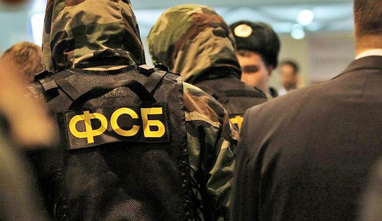 Снова за своё: сотрудники ФСБ Златоуста выдворят из страны экс-заключённого
