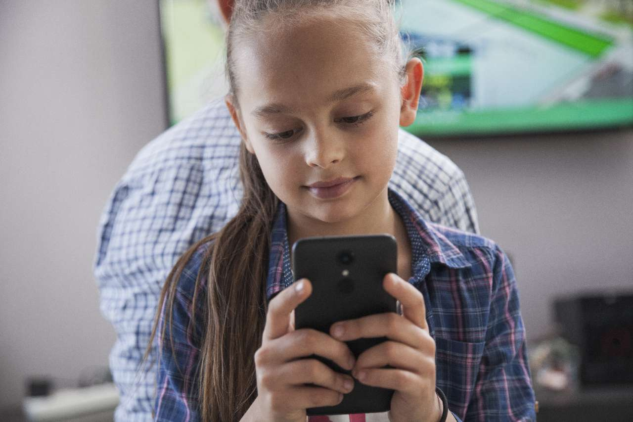 Отберите смартфон: школьникам Златоуста угрожает цифровое слабоумие